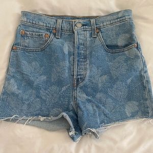 Levi's Ribcage Shorts